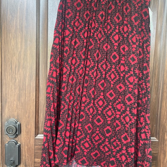 Sale‼️LulaRoe Red and Black Pleated Skirt Size 2XL by - Picture 8 of 8
